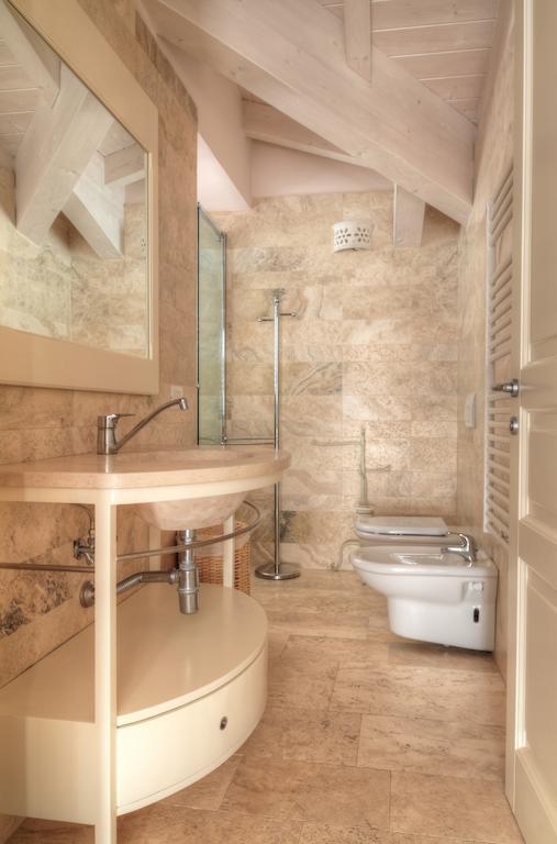 Villa Lilla Sulla Spiaggia Di San Vincenzo Luxury Room photo