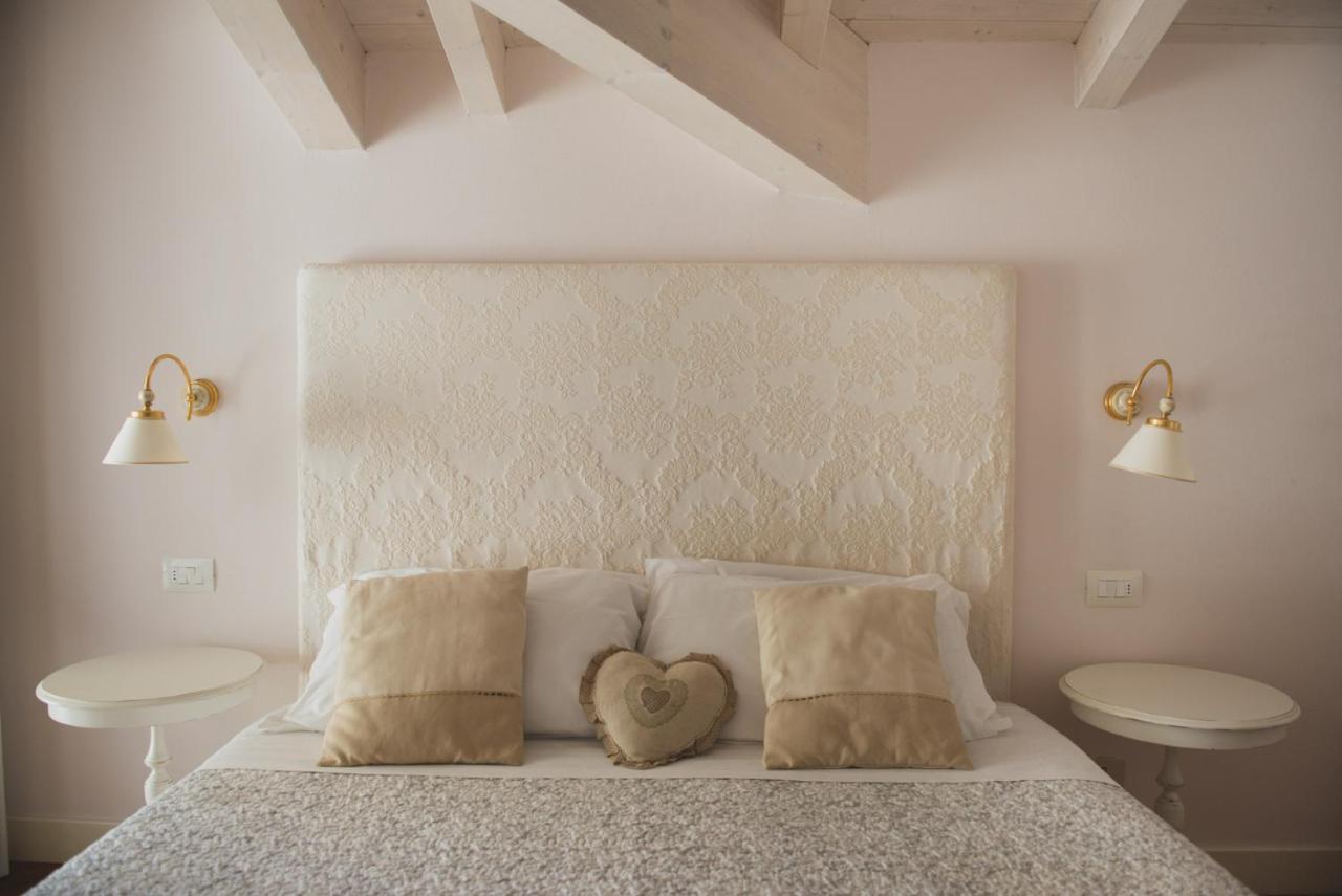 Villa Lilla Sulla Spiaggia Di San Vincenzo Luxury Exterior photo