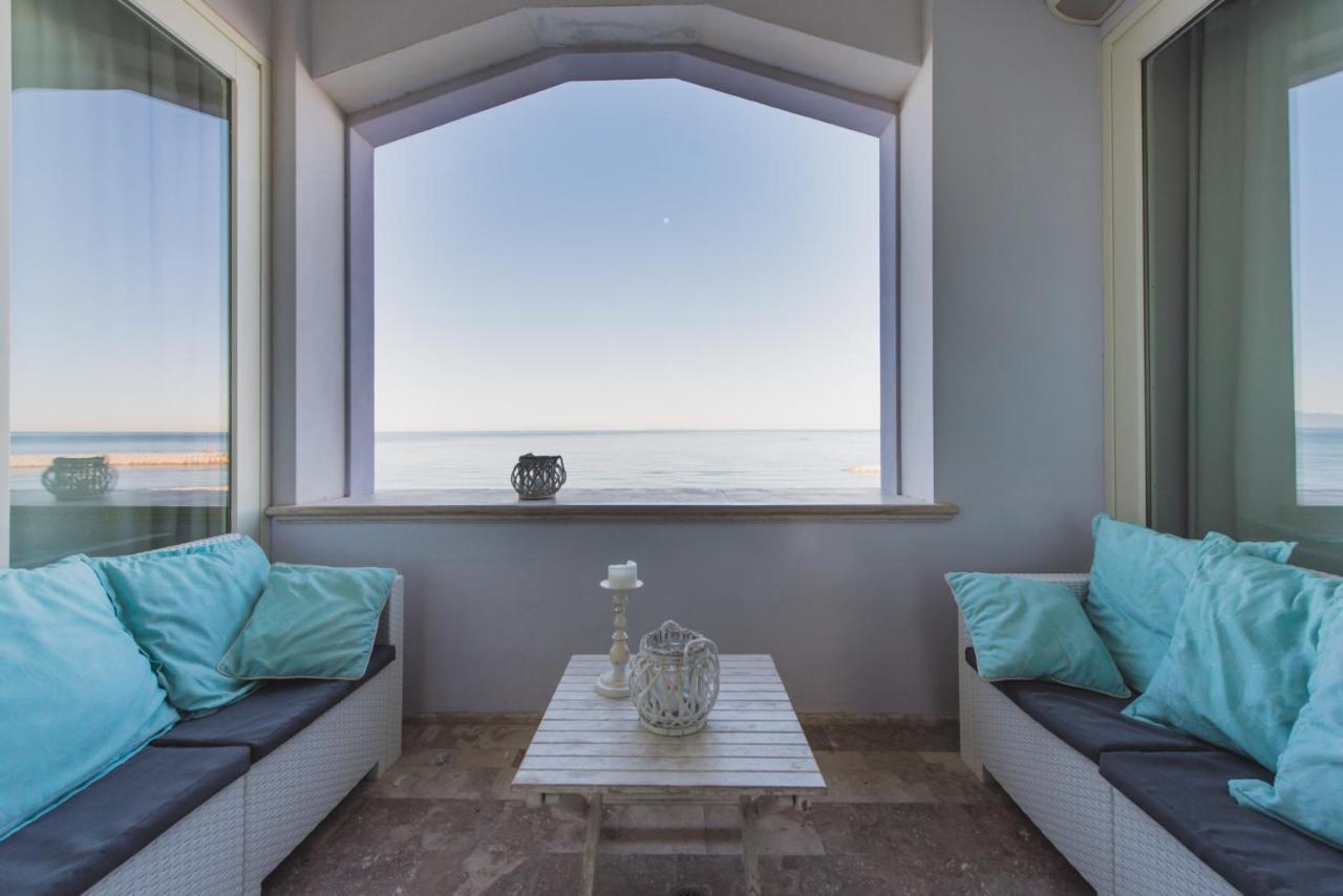 Villa Lilla Sulla Spiaggia Di San Vincenzo Luxury Exterior photo